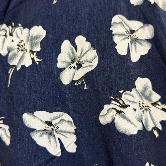 NWT Dark navy and floral print wrap dress in Medium - Picture 2 of 5